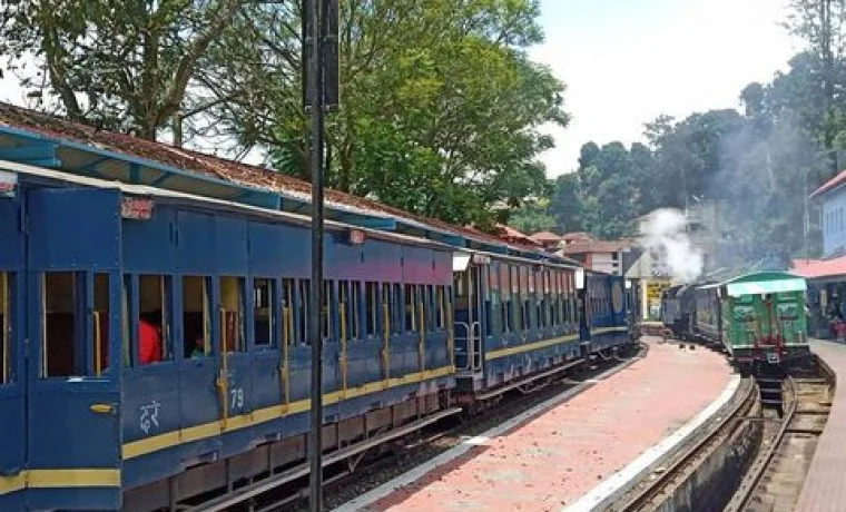 Ooty to Coonoor cab tour near Nilgiri mountain train route