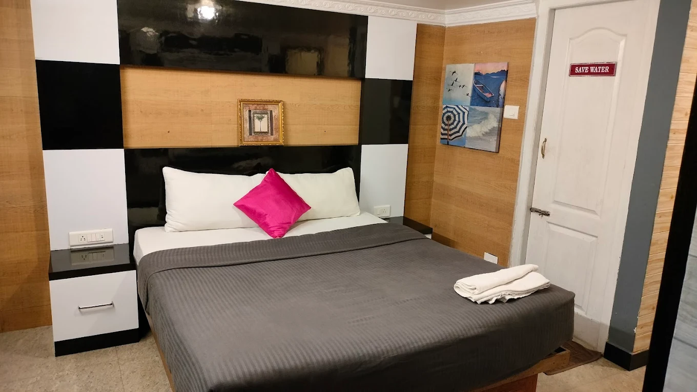 Standard cottage room at Ganga Sri Balaji Cottage, Ooty