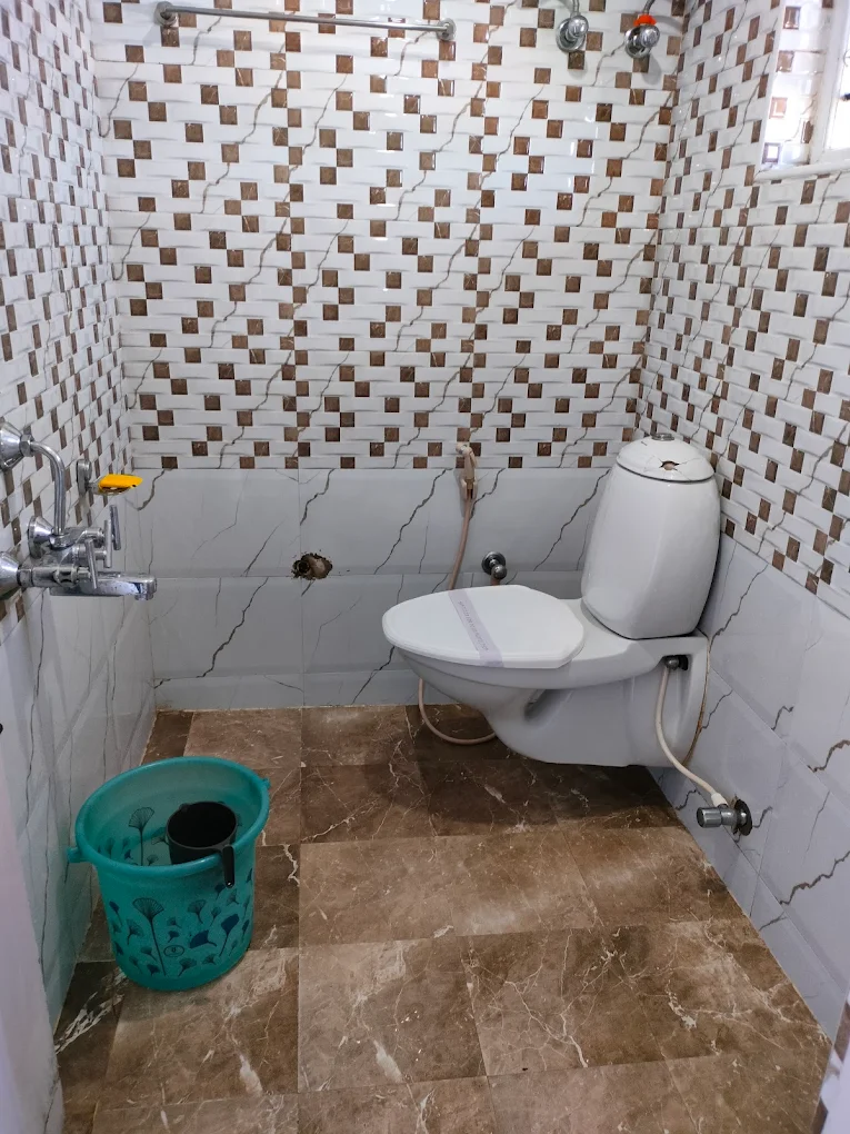 Bathroom fittings at Ganga Sri Balaji Cottage Ooty