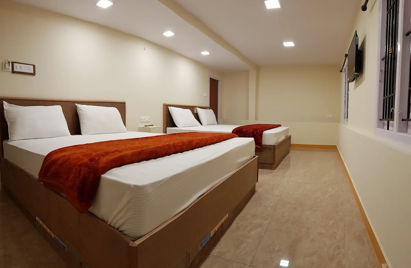 Double room at Ganga Sri Balaji Cottage, Ooty