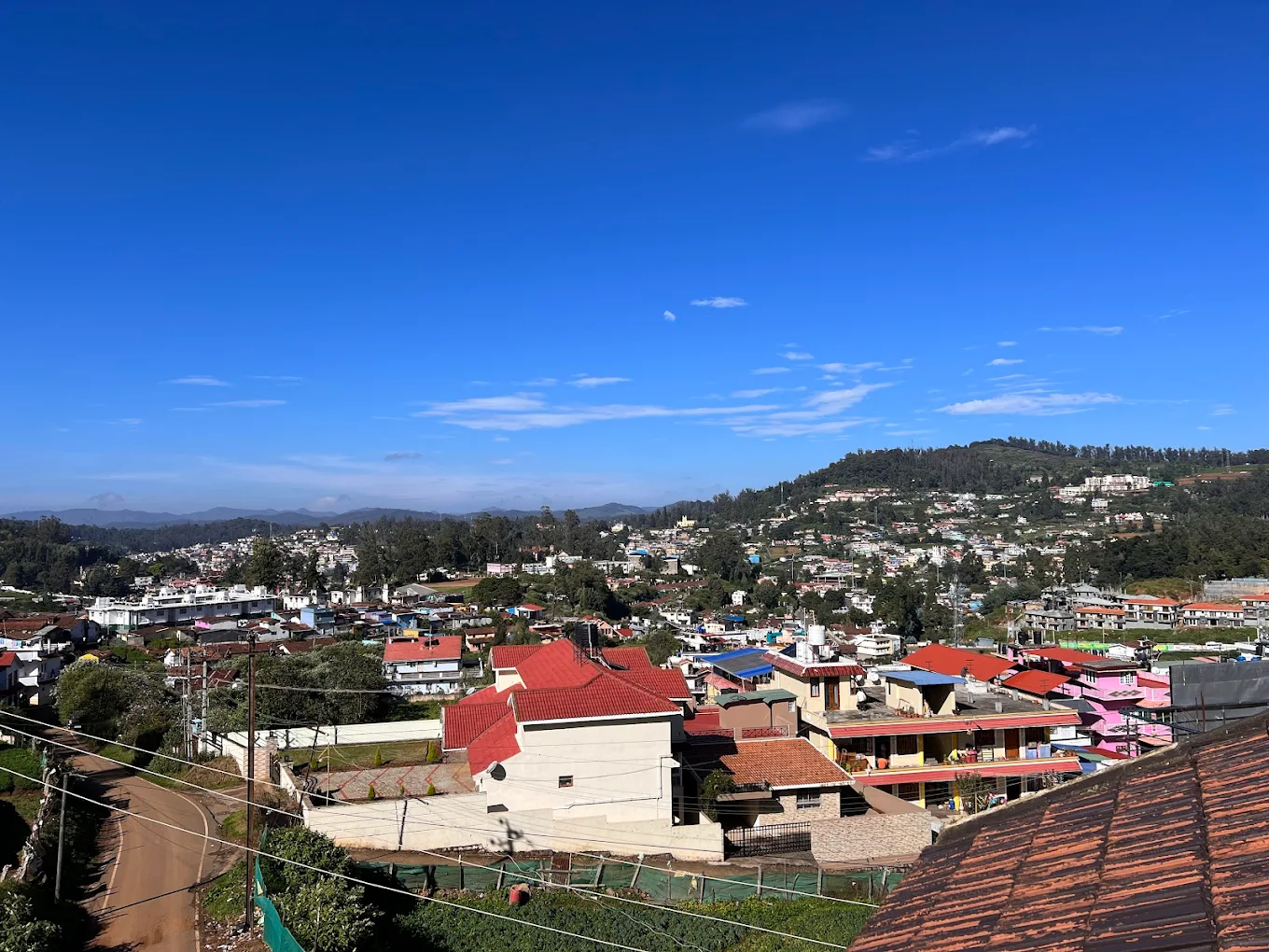 Front exterior of Hill Side Cottage in Ooty