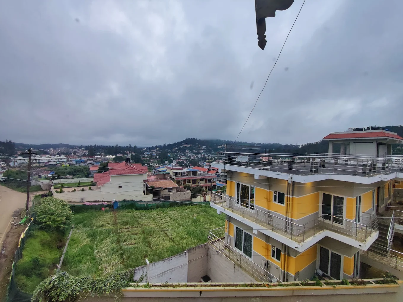 Hill Side Cottage Ooty outdoor view and surroundings