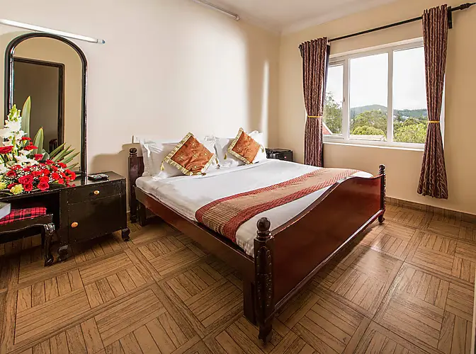 Deluxe room at Hotel Lake View, Ooty