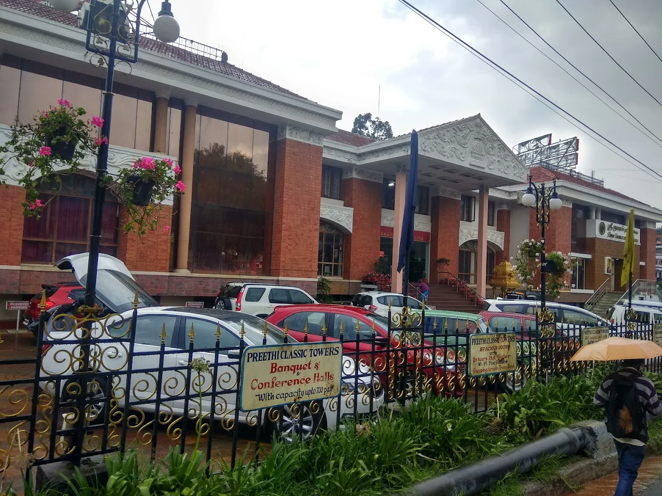 Parking area at Preethi Classic Towers, Ooty