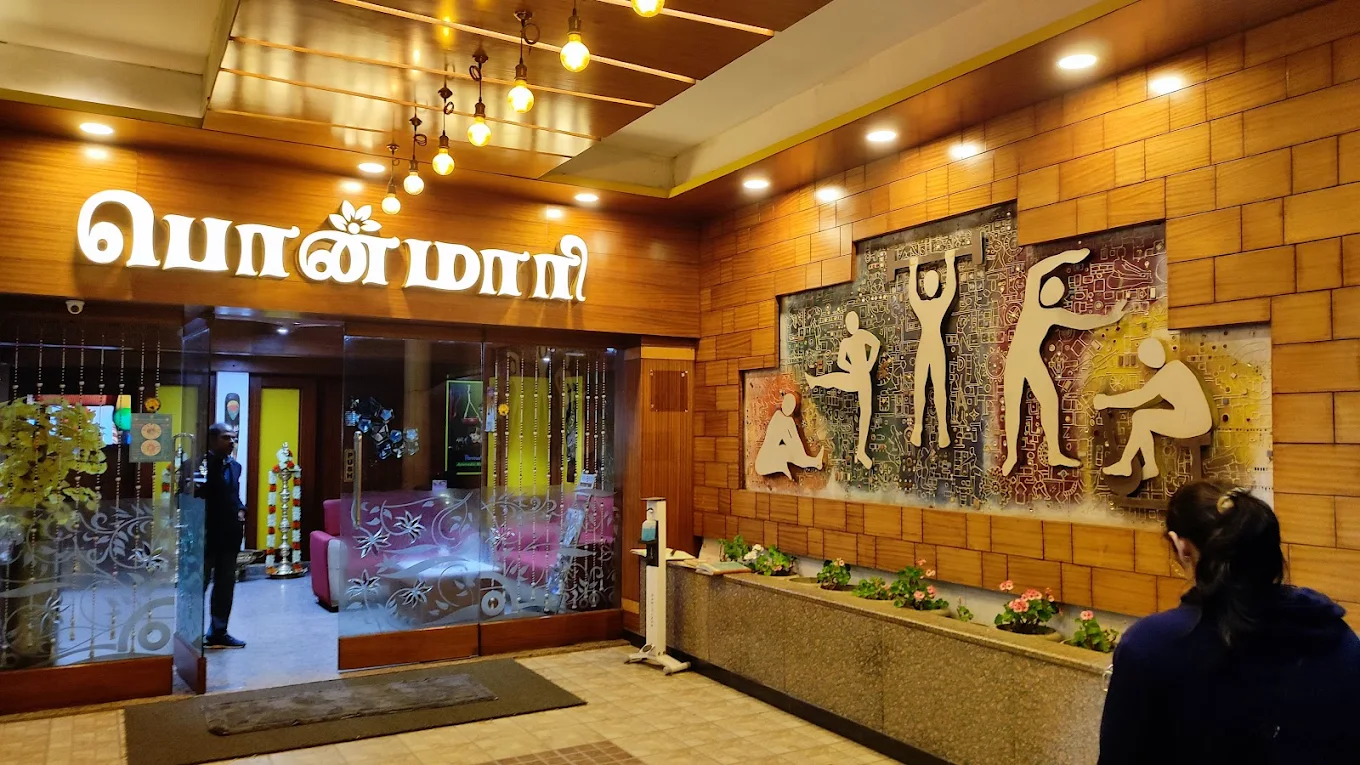 Lobby and reception area at Ponmari Residencyy, Ooty