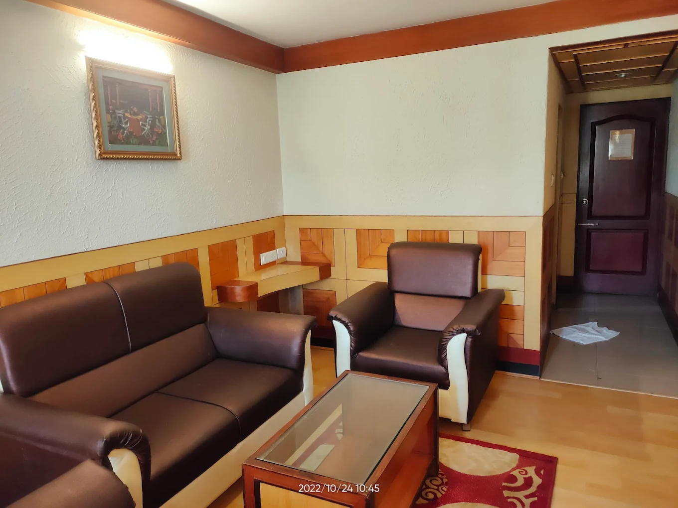 Royal Suite room at Ponmari Residencyy, Ooty