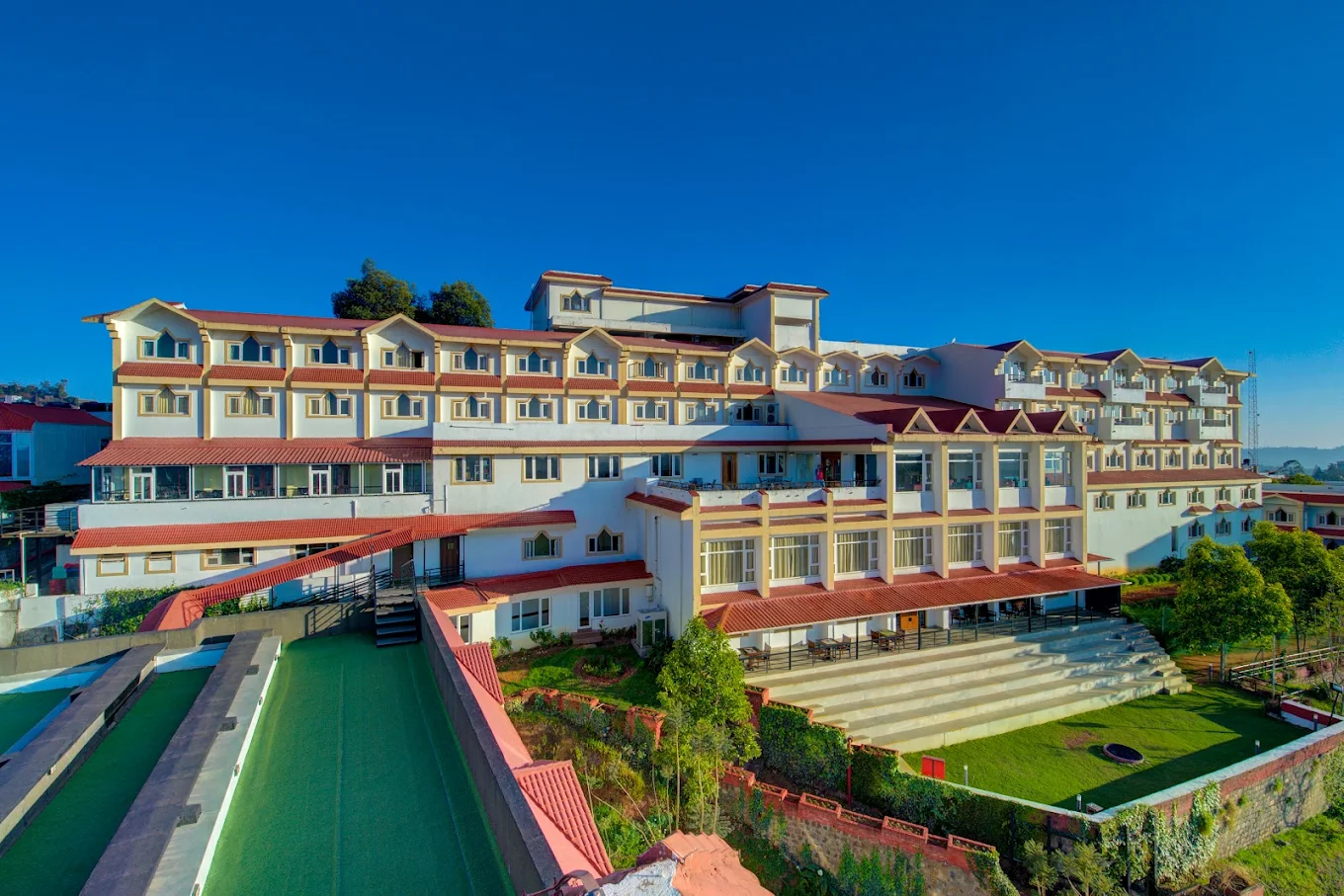 Sterling Elk Hill 4 star resort in Ooty