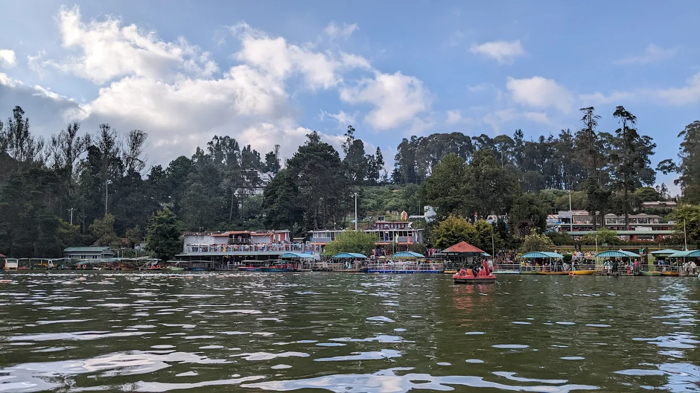 Family boating at Ooty Lake